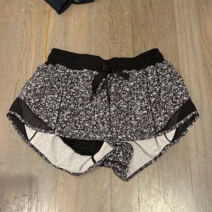 Lululemon hotty hot shorts size 4